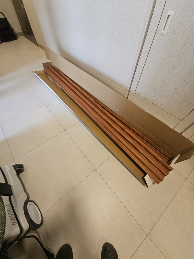 미사 목공시공 루버 목재 자재를 준비한 모습